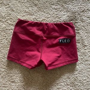 Small fleo maroon
2.5" inseam
Mid rise